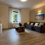 Haus Sonnenblume - 2 Wohnungen Mit Top Ausstattung - Nur 10 Min Bis Koblenz - Kostenlose Pkw Und Transporter Parkplaetze Apartman