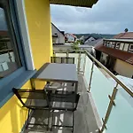 Haus Sonnenblume - 2 Wohnungen Mit Top Ausstattung - Nur 10 Min Bis Koblenz - Kostenlose Pkw Und Transporter Parkplaetze