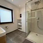 Haus Sonnenblume - 2 Wohnungen Mit Top Ausstattung - Nur 10 Min Bis Koblenz - Kostenlose Pkw Und Transporter Parkplaetze Eitelborn