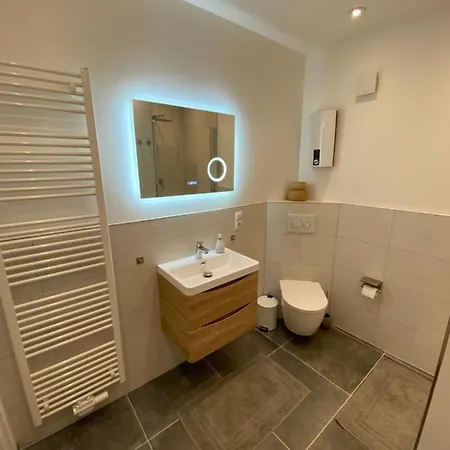 Grosse Ferienwohnung Mit Parkplaetzen Und Top Ausstattung - Nur 15 Min Bis Koblenz *