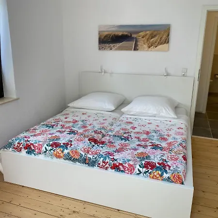 Haus Sonnenblume - 2 Wohnungen Mit Top Ausstattung - Nur 10 Min Bis Koblenz - Kostenlose Pkw Und Transporter Parkplaetze * Eitelborn