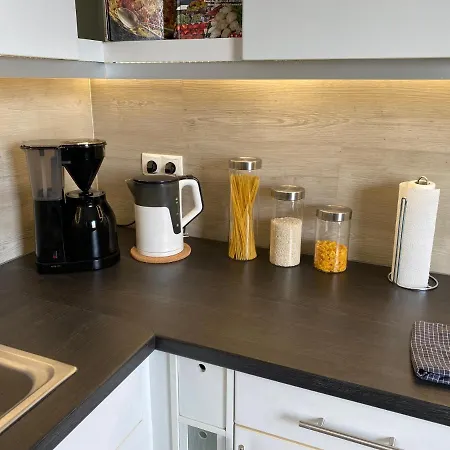Haus Sonnenblume - 2 Wohnungen Mit Top Ausstattung - Nur 10 Min Bis Koblenz - Kostenlose Pkw Und Transporter Parkplaetze דירה *