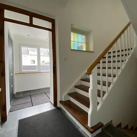 דירה Haus Sonnenblume - 2 Wohnungen Mit Top Ausstattung - Nur 10 Min Bis Koblenz - Kostenlose Pkw Und Transporter Parkplaetze Eitelborn