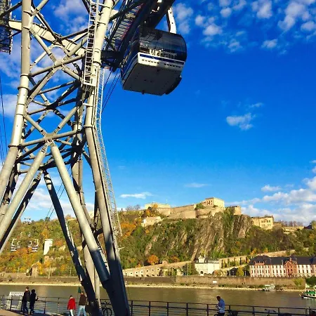 Grosse Ferienwohnung Mit Parkplaetzen Und Top Ausstattung - Nur 15 Min Bis Koblenz Appartement *