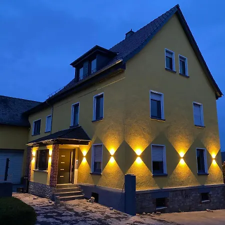 Haus Sonnenblume - 2 Wohnungen Mit Top Ausstattung - Nur 10 Min Bis Koblenz - Kostenlose Pkw Und Transporter Parkplaetze Eitelborn
