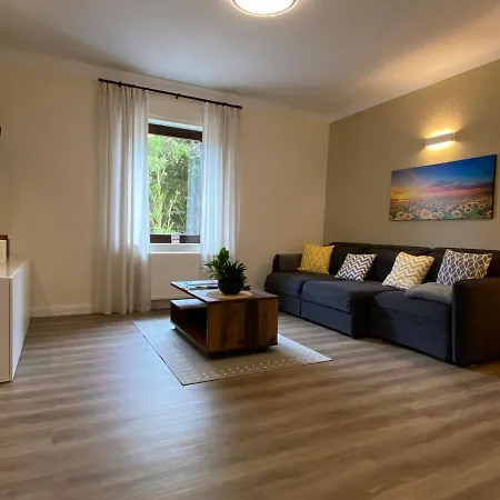 Haus Sonnenblume - 2 Wohnungen Mit Top Ausstattung - Nur 10 Min Bis Koblenz - Kostenlose Pkw Und Transporter Parkplaetze Appartement
