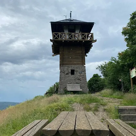 Haus Sonnenblume - 2 Wohnungen Mit Top Ausstattung - Nur 10 Min Bis Koblenz - Kostenlose Pkw Und Transporter Parkplaetze *