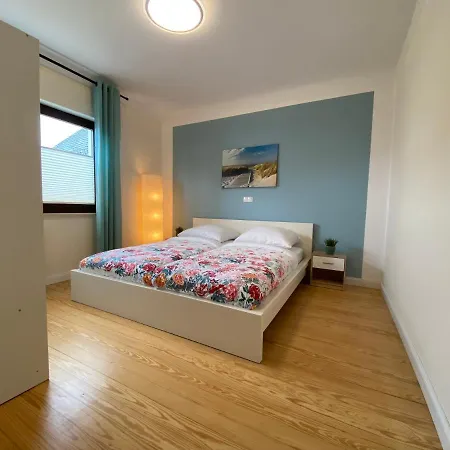 Apartman Haus Sonnenblume - 2 Wohnungen Mit Top Ausstattung - Nur 10 Min Bis Koblenz - Kostenlose Pkw Und Transporter Parkplaetze *