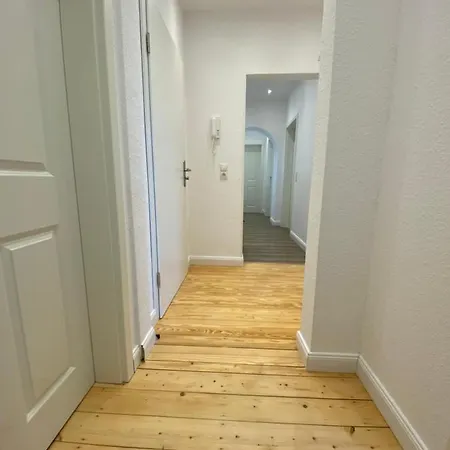 Haus Sonnenblume - 2 Wohnungen Mit Top Ausstattung - Nur 10 Min Bis Koblenz - Kostenlose Pkw Und Transporter Parkplaetze