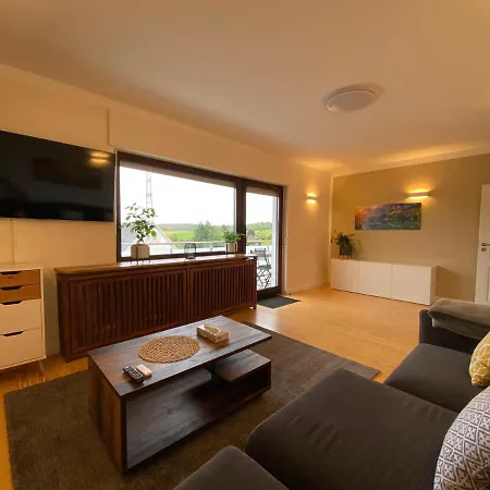 Haus Sonnenblume - 2 Wohnungen Mit Top Ausstattung - Nur 10 Min Bis Koblenz - Kostenlose Pkw Und Transporter Parkplaetze * Eitelborn
