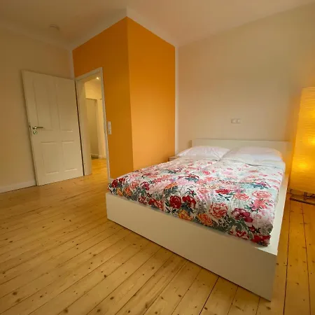 Haus Sonnenblume - 2 Wohnungen Mit Top Ausstattung - Nur 10 Min Bis Koblenz - Kostenlose Pkw Und Transporter Parkplaetze * Eitelborn
